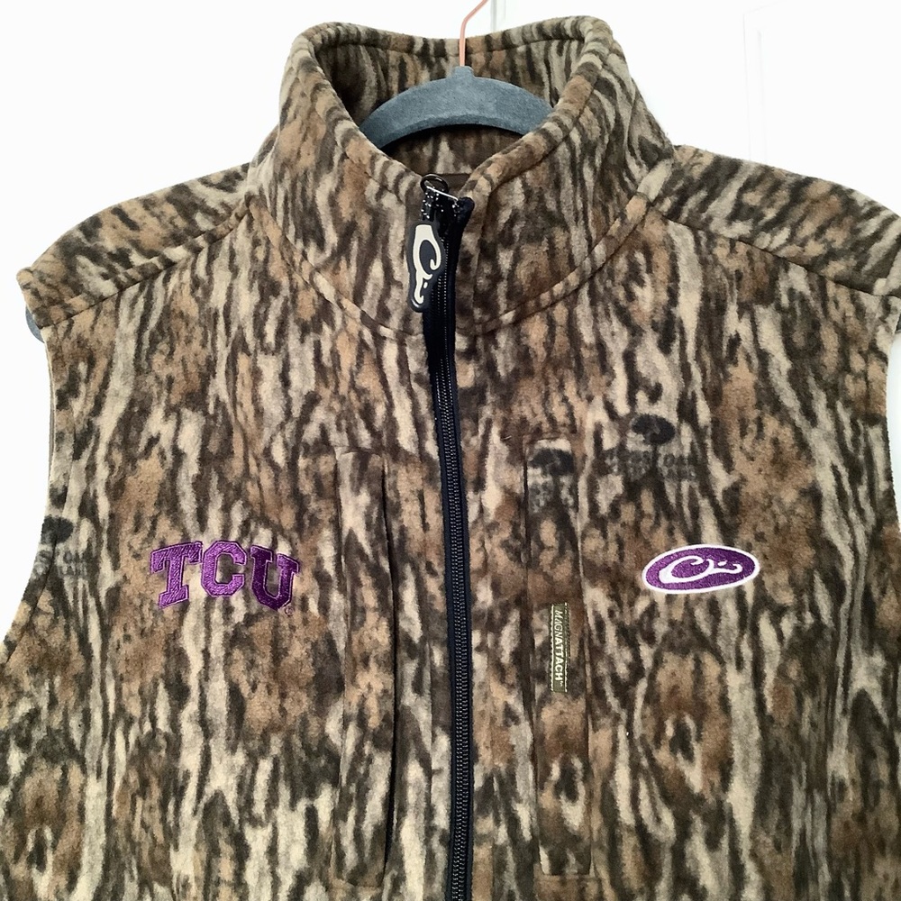 DRAKE TCU Embroidery Fleece Hunting Weather Resistant Front Zip 4 Pocket Vest